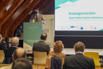 El consejero de Fomento y Medio Ambiente, Juan Carlos Suárez-Quiñones, ha inaugurado este martes la sexta edición de Bimtecnia. JCYL