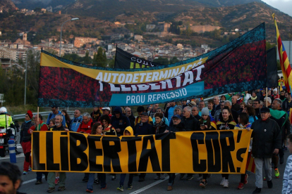Simpatizantes independentistas inician desde Berga una de las "Marchas por la libertad". QUIQUE GARCÍA (EFE)