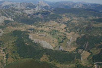 Vista aérea del Valle de Reyero. DL