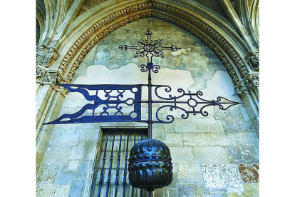 Flecha en el interior de la Catedral. JESÚS F. SALVADORES.