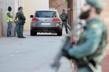 La Guardia Civil ha detenido a un marroqui de 24 anos residente en Espana por colaborar con la celula yihadista responsable de los atentados terroristas cometidos en agosto en Barcelona y Cambrils