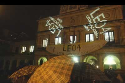 Durante todo el año, León ha organizado diversos años para celebrar el Año Jacobeo 2004, que ha traído a la provincia 40.000 de los 160.000 peregrinos que llegaron a Santiago de Compostela.