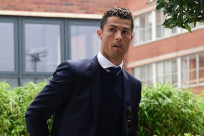 Cristiano Ronaldo, a su llegada al hotel de Cardiff para jugar la final de la Champions.