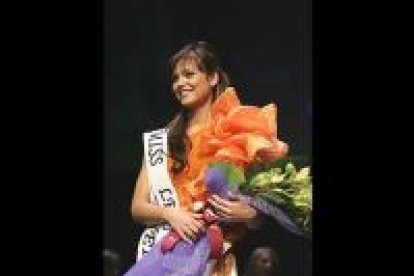 Noelia Guisuraga Martínez representará a León en la próxima edición del certámen de Miss España. Después de tres años intentándolo en otras ediciones, la dulzura de esta joven se impuso ante el jurado.