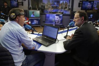Paco González, director de Tiempo de Juego de la Cadena COPE, entrevista a Mariano Rajoy.