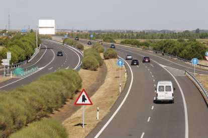 La autovía León-Burgos tiene elaborado desde 2018 el mapa estratégico del ruido entre Onzonilla y Sahagún. RAMIRO
