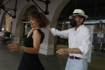 Ritmo y movimiento para pasar la tarde en la calle. FERNANDO OTERO