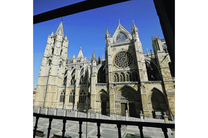 La Catedral de León consta en el Catastro con un valor de 3,6 millones de euros. RAMIRO.
