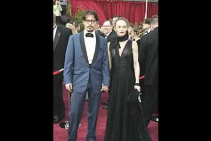 Johnny Depp junto a su mujer, la francesa Vanessa Paradis.