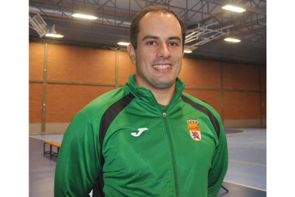 El entrenador leonés de lanzamientos, Víctor Rubio. DL