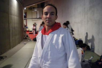 Alberto Barragán, judoca leonés del Club Kyoto, sufrió una luxación de codo que le apartó de las med
