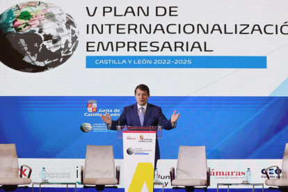 Mañueco en la presentación del V Plan de Internacionalización Empresarial, ayer en Medina. JOSÉ C. CASTILLO