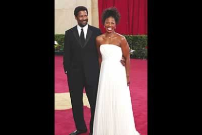 Denzel Washington y su mujer Pauletta, a su llegada a ceremonia.