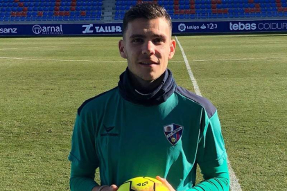 El centrocampista del Huesca, Álex Gallar, volverá a verse las caras con la Cultural este domingo. DL