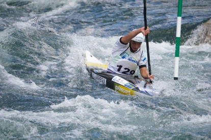 180 deportistas y 20 clubes participan en Sabero en la Copa de Españade Slalom Olímpico y en el Campeonato de España de Kayak Cross. JONATHAN NOTARIO