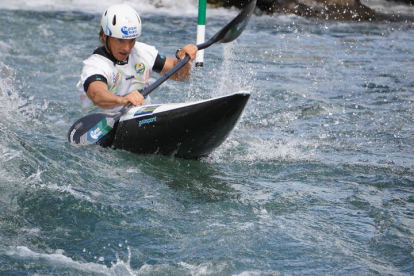 180 deportistas y 20 clubes participan en Sabero en la Copa de Españade Slalom Olímpico y en el Campeonato de España de Kayak Cross. JONATHAN NOTARIO