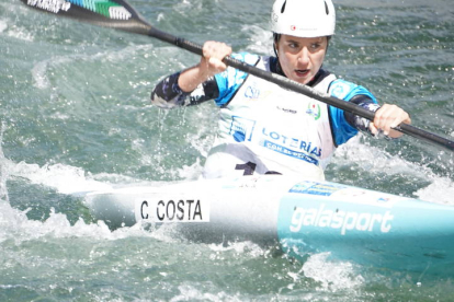 180 deportistas y 20 clubes participan en Sabero en la Copa de Españade Slalom Olímpico y en el Campeonato de España de Kayak Cross. JONATHAN NOTARIO