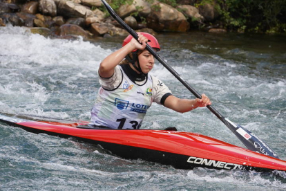 180 deportistas y 20 clubes participan en Sabero en la Copa de Españade Slalom Olímpico y en el Campeonato de España de Kayak Cross. JONATHAN NOTARIO