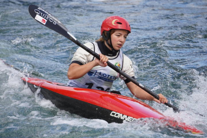 180 deportistas y 20 clubes participan en Sabero en la Copa de Españade Slalom Olímpico y en el Campeonato de España de Kayak Cross. JONATHAN NOTARIO