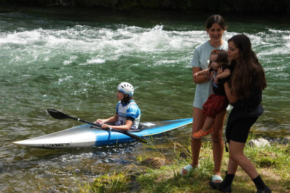 180 deportistas y 20 clubes participan en Sabero en la Copa de Españade Slalom Olímpico y en el Campeonato de España de Kayak Cross. JONATHAN NOTARIO