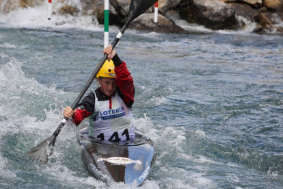 180 deportistas y 20 clubes participan en Sabero en la Copa de Españade Slalom Olímpico y en el Campeonato de España de Kayak Cross. JONATHAN NOTARIO