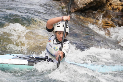 180 deportistas y 20 clubes participan en Sabero en la Copa de Españade Slalom Olímpico y en el Campeonato de España de Kayak Cross. JONATHAN NOTARIO