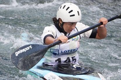 180 deportistas y 20 clubes participan en Sabero en la Copa de Españade Slalom Olímpico y en el Campeonato de España de Kayak Cross. JONATHAN NOTARIO