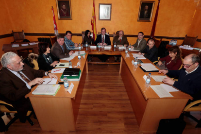 La comisión de gestión, celebrada el pasado martes en Oseja de Sajambre, fue presidida por Antonio Silván.