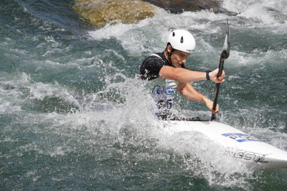 180 deportistas y 20 clubes participan en Sabero en la Copa de Españade Slalom Olímpico y en el Campeonato de España de Kayak Cross. JONATHAN NOTARIO