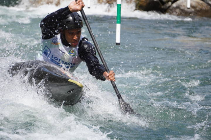 180 deportistas y 20 clubes participan en Sabero en la Copa de Españade Slalom Olímpico y en el Campeonato de España de Kayak Cross. JONATHAN NOTARIO