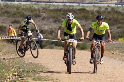 La carrera La Virginiana contó con una amplia nómina de participantes y un buen número de candidatos a un triunfo que se llevó Didier González. MARCIANO PÉREZ