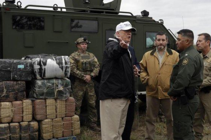 Donald Trump, durante su visita a la frontera con México en Río Grande, el 10 de enero del 2019.