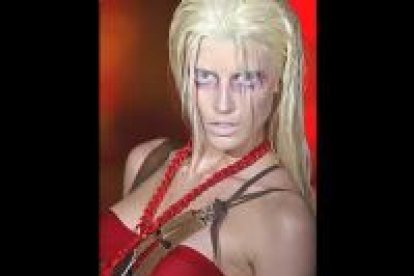 <b>John Galliano</b> celebró el lunes la pasión bajo el signo de Dior, con un derroche de rojo a veces sangriento...