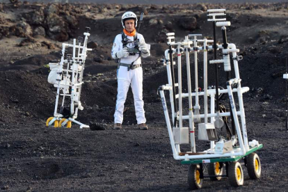La Agencia Espacial Europea prueba estos días en Lanzarote robots y herramientas. ELVIRA URQUIJO