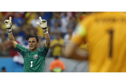El guardameta costarricense Keylor Navas está muy cerca de fichar por el Real Madrid de Florentino Pérez.