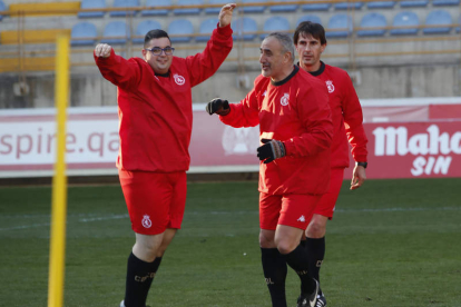 Luis Ballesteros animó el entrenamiento. RAMIRO