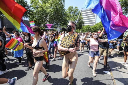 Personas en el Orgullo Gay en Berlín. OMER MESSINGER