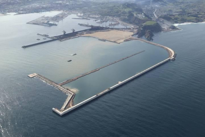 Imagen del puerto del Musel, en Gijón
