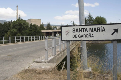 Acceso principal de la central nuclear de Santa María de Garoña (Burgos). DAVID AGUILAR