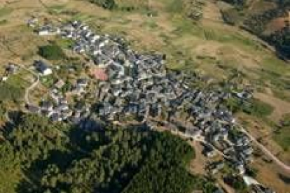 Vista aérea del valle de Finolledo, en el municipio de Vega de Espinareda