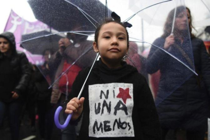 Imagen de la marcha de protesta en Buenos Aires bajo el eslogan "Ni una menos".