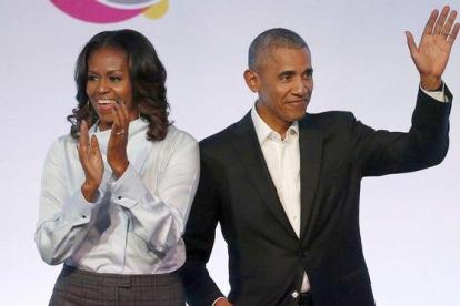 El expresidente Barack Obama y la exprimera dama Michelle Obama, en un acto de la Obama Foundation Summit, en Chicago.