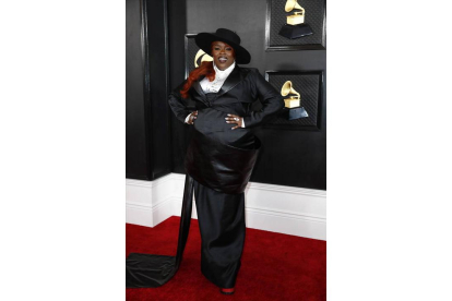 Yola, en su llegada a los Grammy 2023. EFE/EPA/CAROLINE BREHMAN