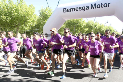 Los 10 Kilómetros Universitarios de León reunieron en la línea de salida de su tercera edición a más de 900 atletas.