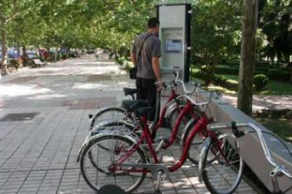 Varios ayuntamientos ya ofrecen el préstamo de bicicletas, en la imagen el de León