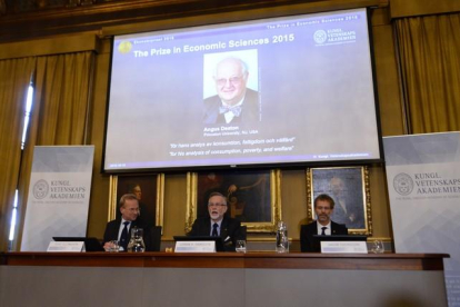 La Academia Sueca de las Ciencias ha anunciado que el Nobel de Economía de este año es el escocés Angus Deaton.