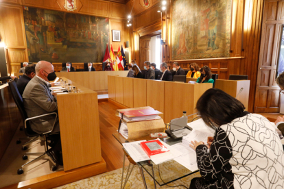 Pleno en la Diputación Provincial. MARCIANO PÉREZ
