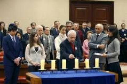 Un momento del homenaje a las víctimas del nazismo en el Congreso