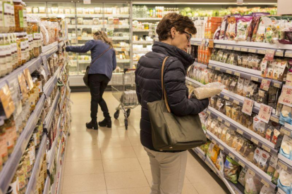 En España la confianza de consumidores y empresarios cae 1,2 puntos en el mes de marzo, acumulando un segundo descenso consecutivo.