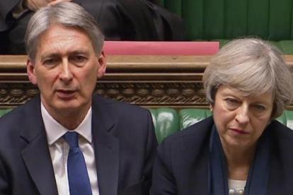 Hammond y May, en la presentación del presupuesto en el Parlamento.